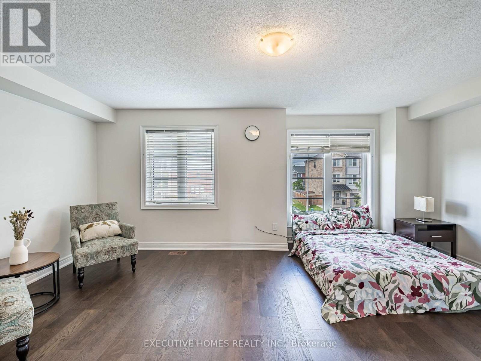 Photo 21 of 15 Lowther Avenue, Richmond Hill ON
