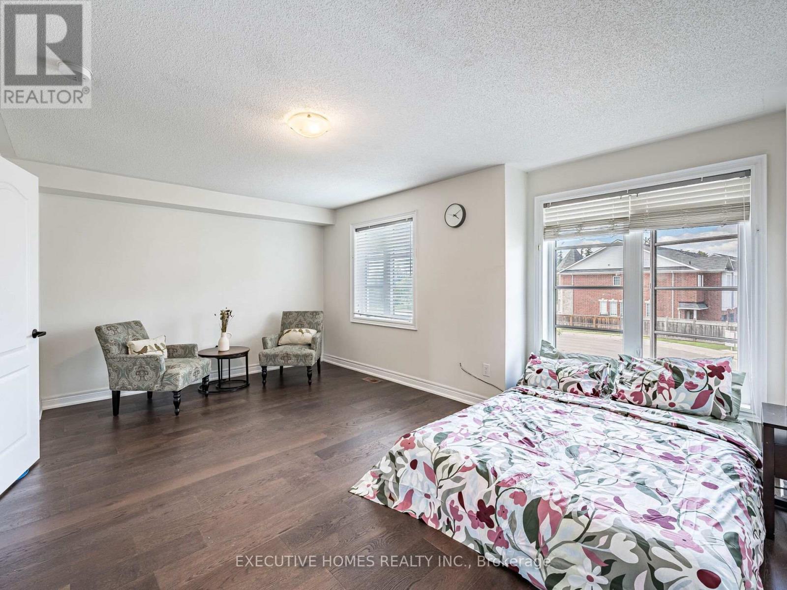 Photo 24 of 15 Lowther Avenue, Richmond Hill ON