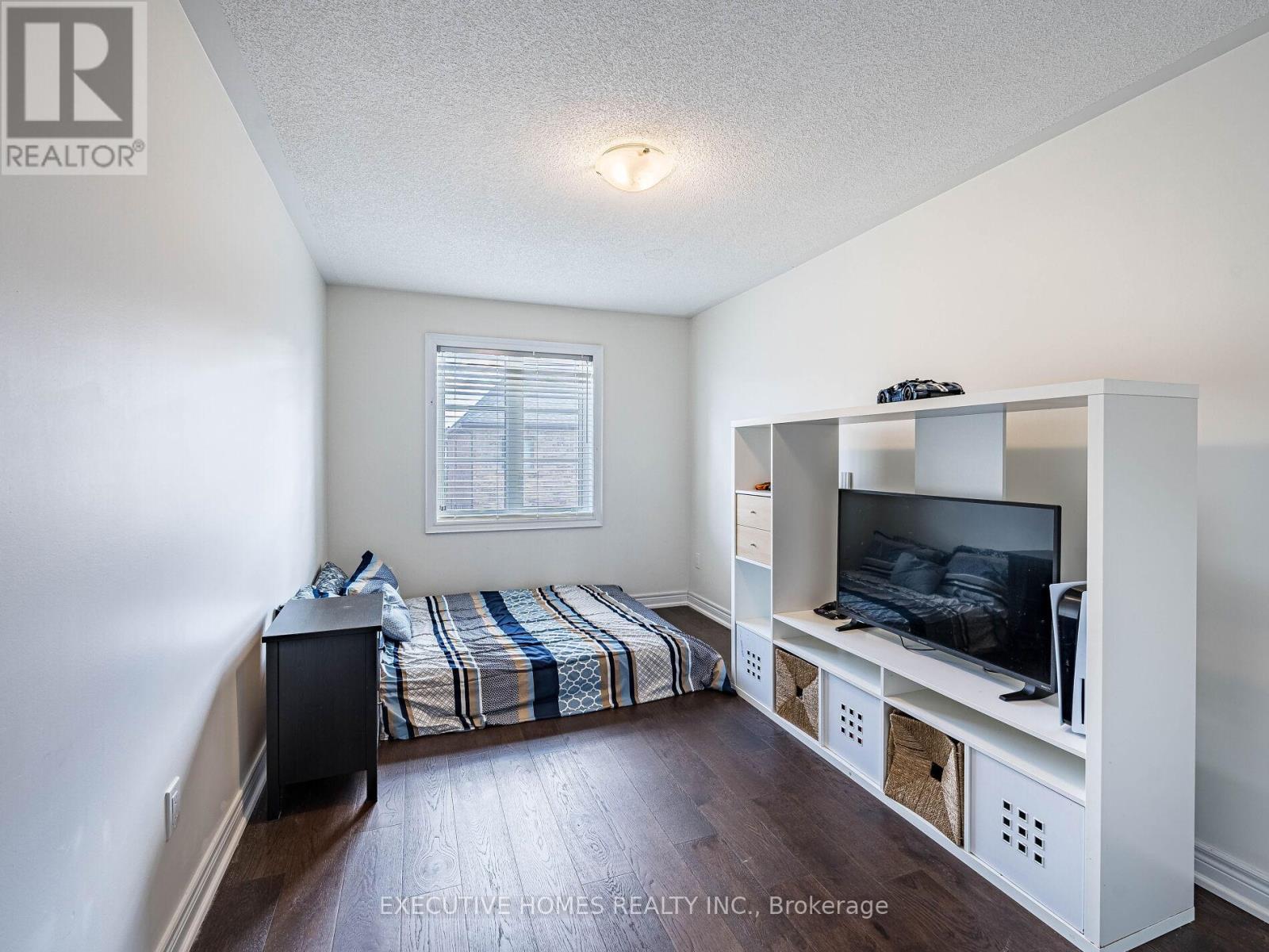 Photo 25 of 15 Lowther Avenue, Richmond Hill ON
