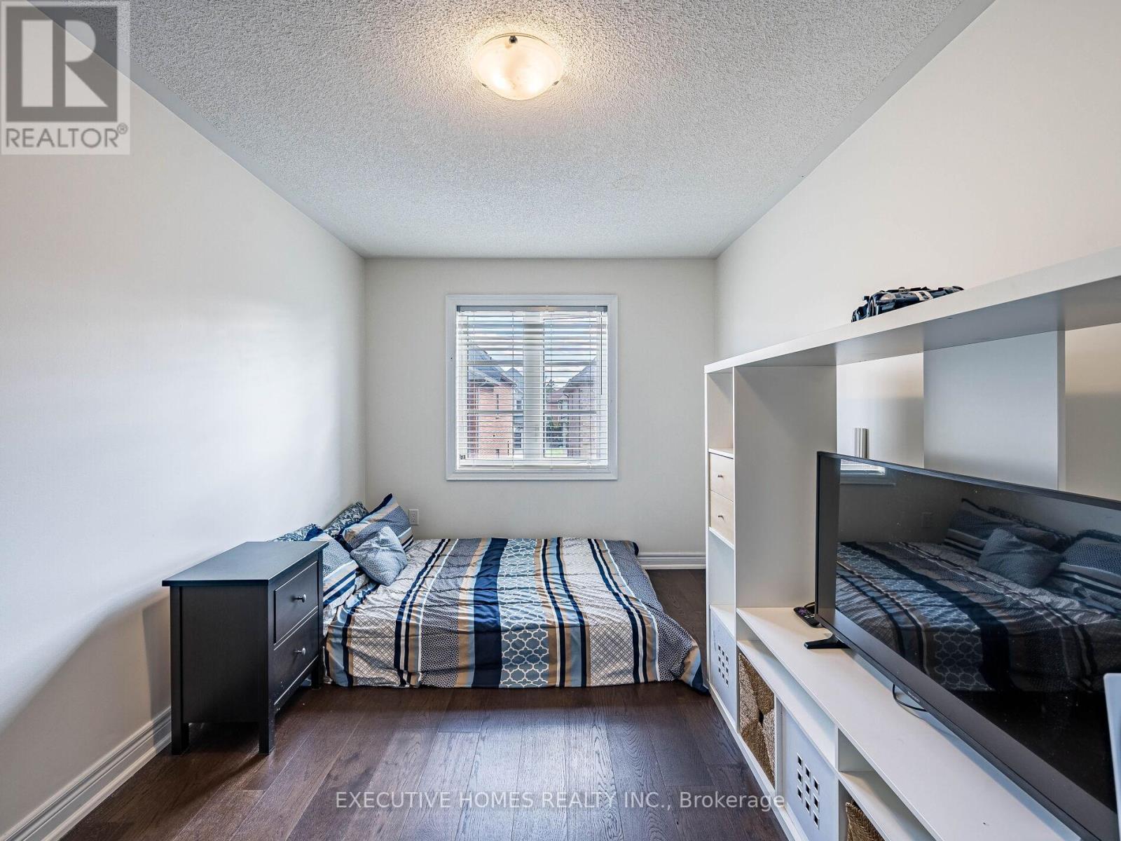 Photo 27 of 15 Lowther Avenue, Richmond Hill ON