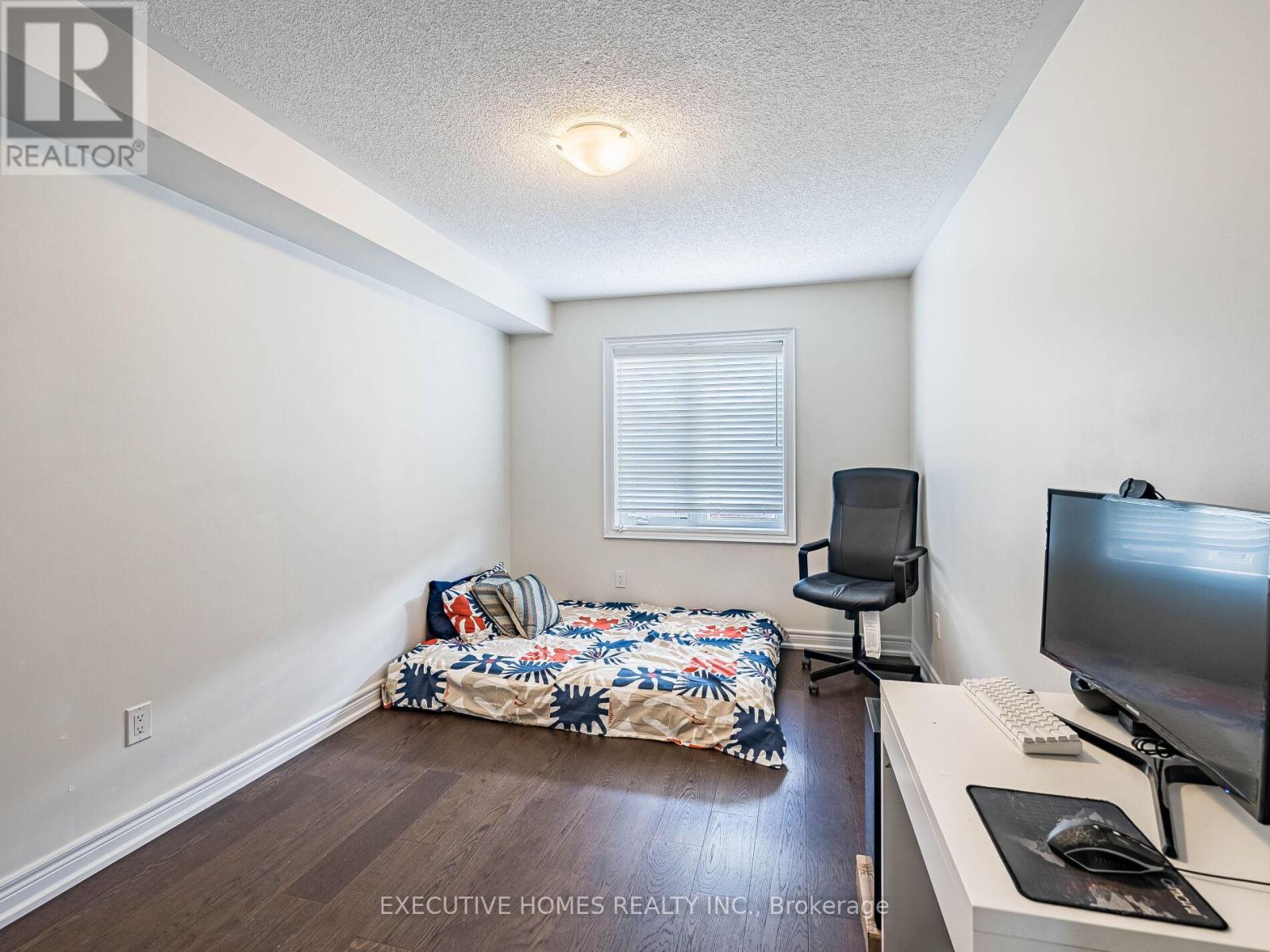 Photo 29 of 15 Lowther Avenue, Richmond Hill ON