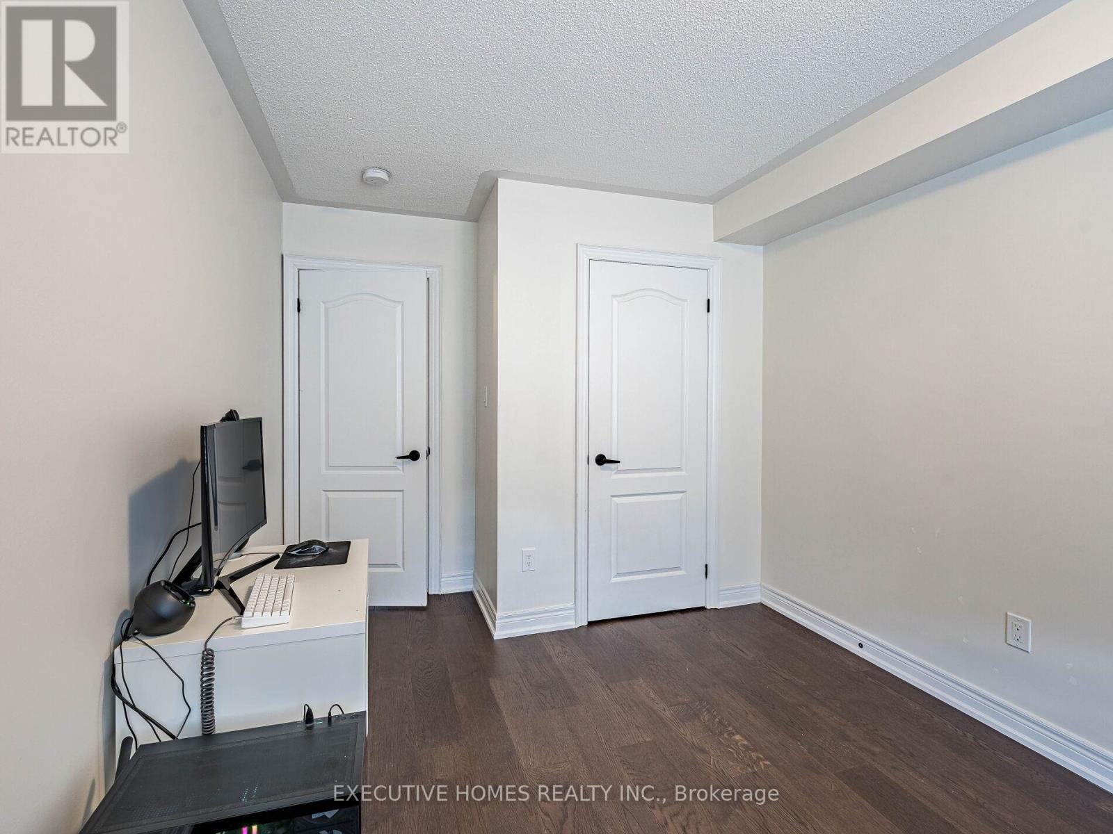 Photo 31 of 15 Lowther Avenue, Richmond Hill ON