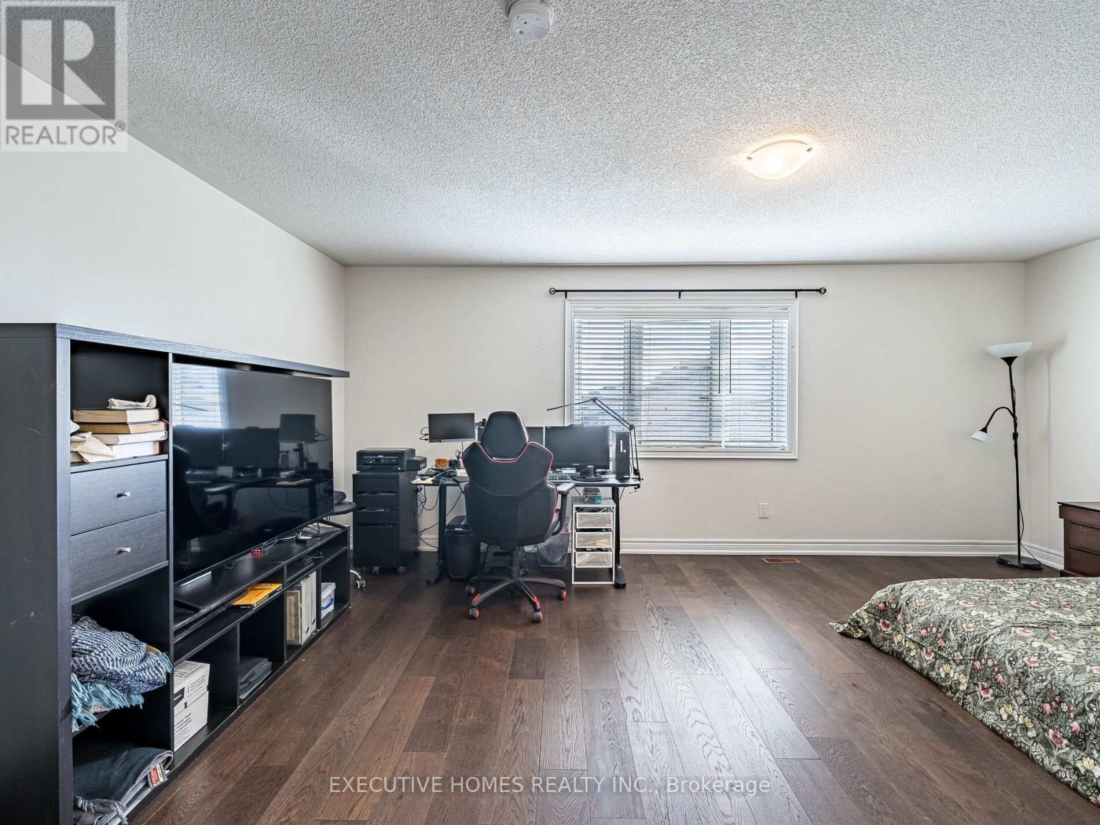 Photo 36 of 15 Lowther Avenue, Richmond Hill ON