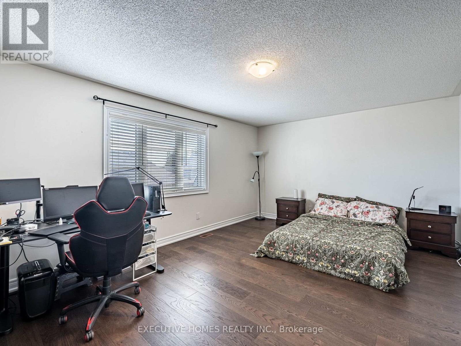 Photo 37 of 15 Lowther Avenue, Richmond Hill ON