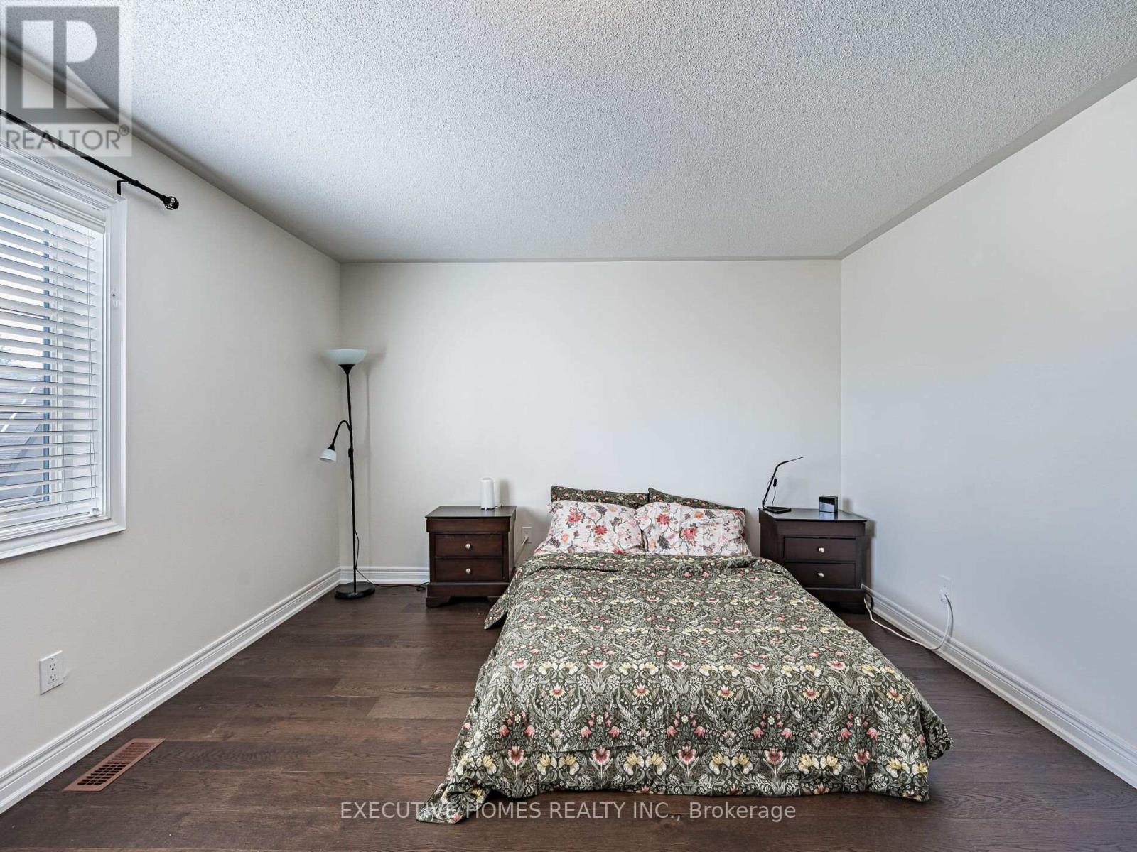 Photo 38 of 15 Lowther Avenue, Richmond Hill ON