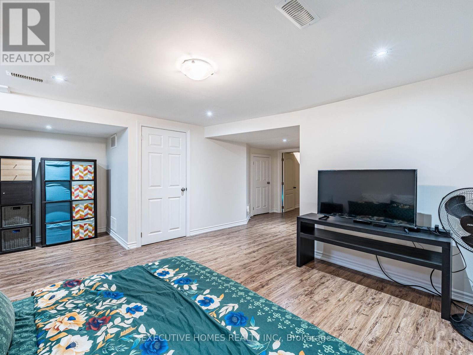 Photo 46 of 15 Lowther Avenue, Richmond Hill ON