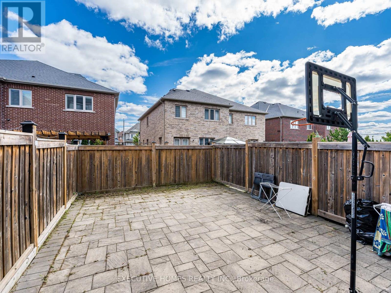 Photo 48 of 15 Lowther Avenue, Richmond Hill ON