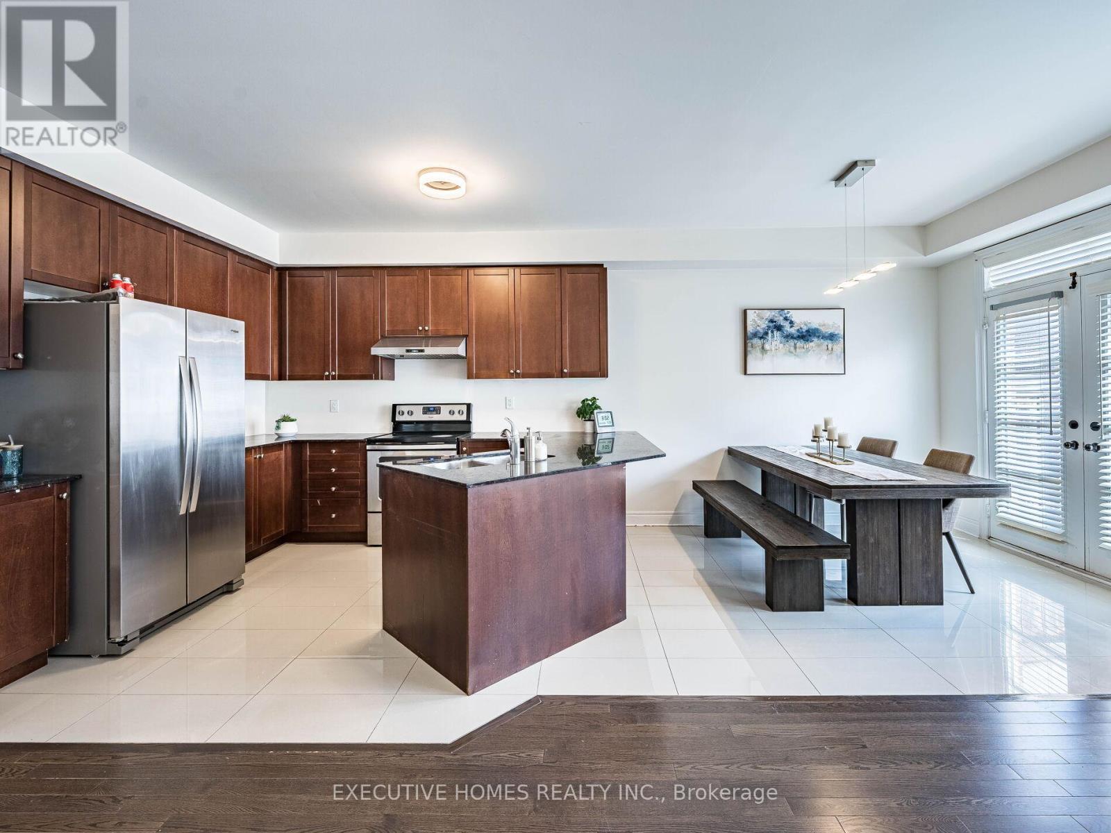 Photo 9 of 15 Lowther Avenue, Richmond Hill ON