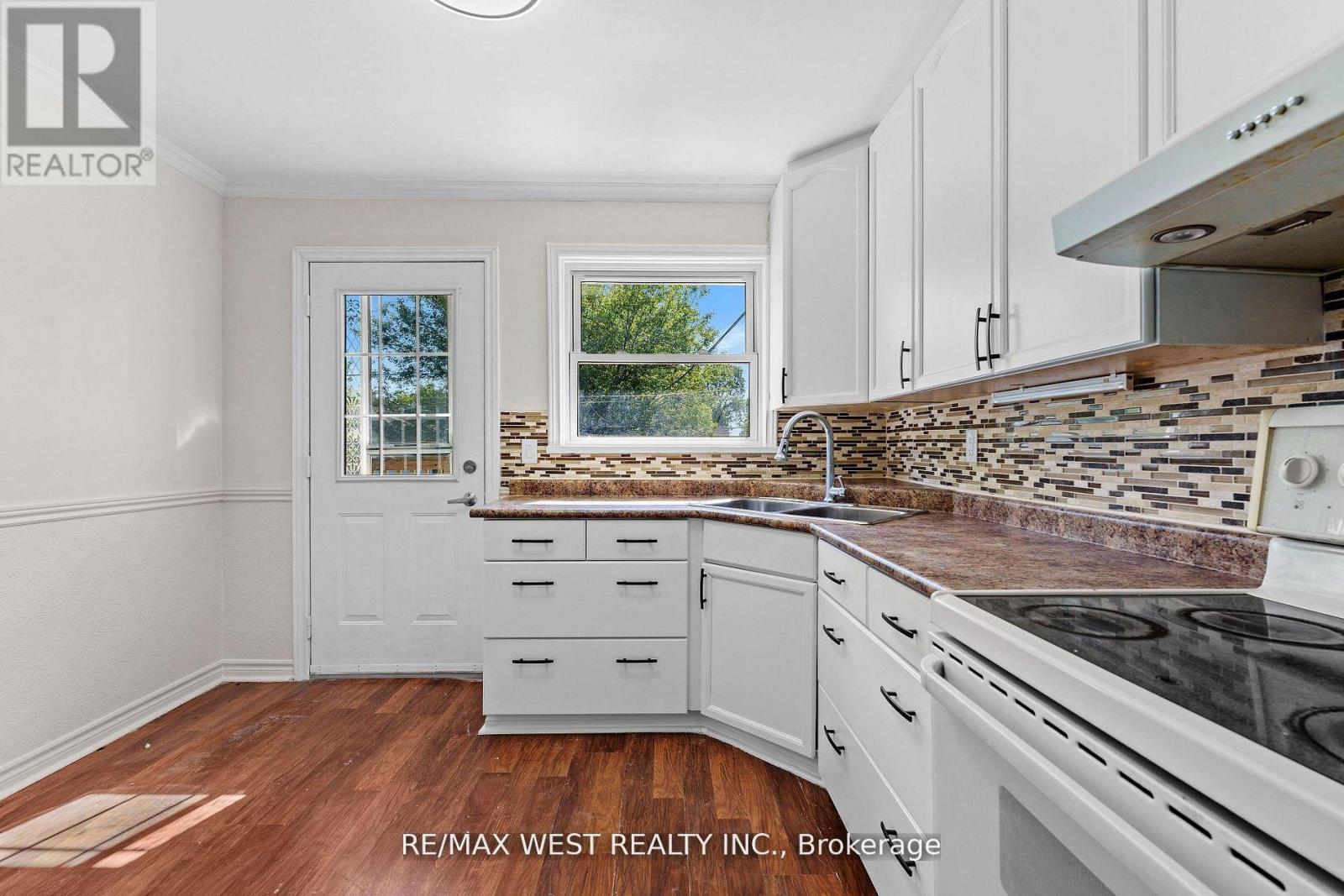 Photo 7 of Main 145 First Avenue, Kingston ON