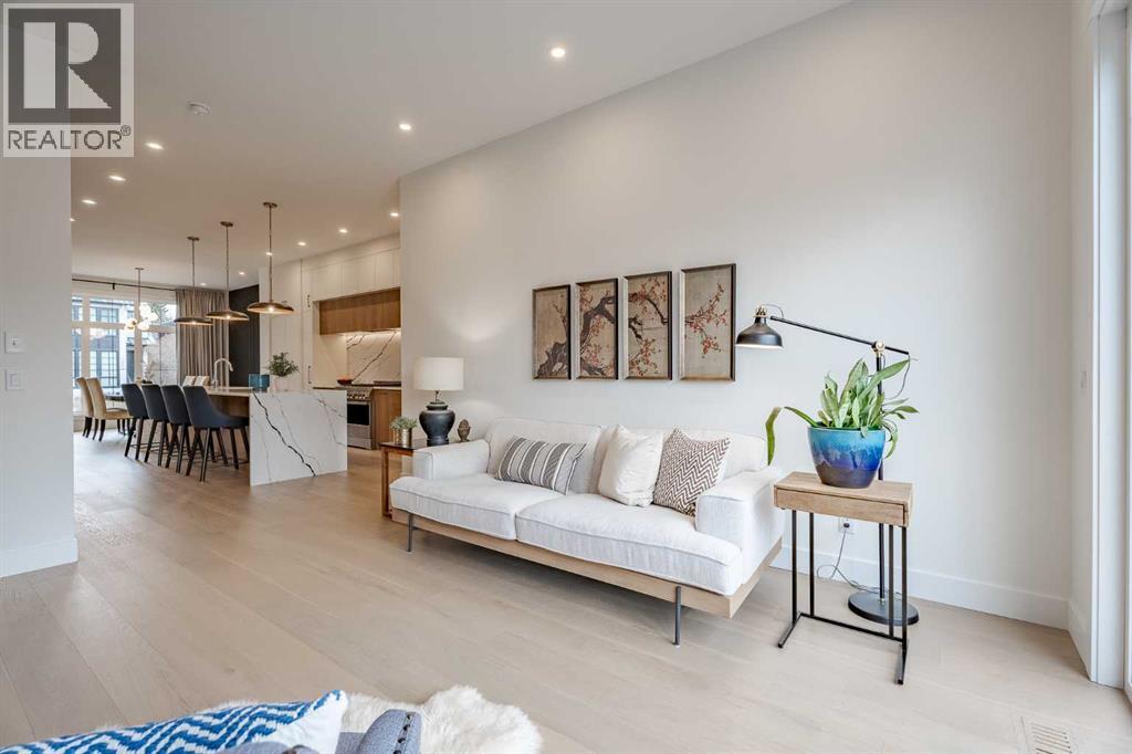 Photo 11 of 2510 17 Street Nw, Calgary AB