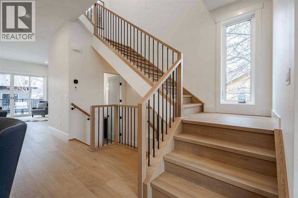 Photo 15 of 2510 17 Street Nw, Calgary AB