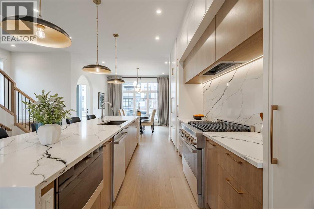 Photo 8 of 2510 17 Street Nw, Calgary AB