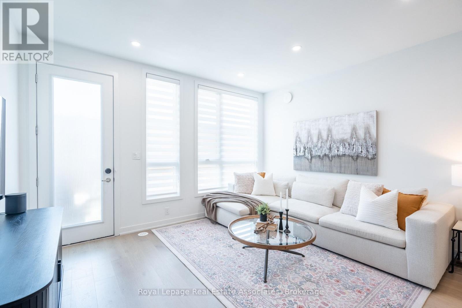 Photo 12 of 120 Green Gardens Boulevard, Toronto ON