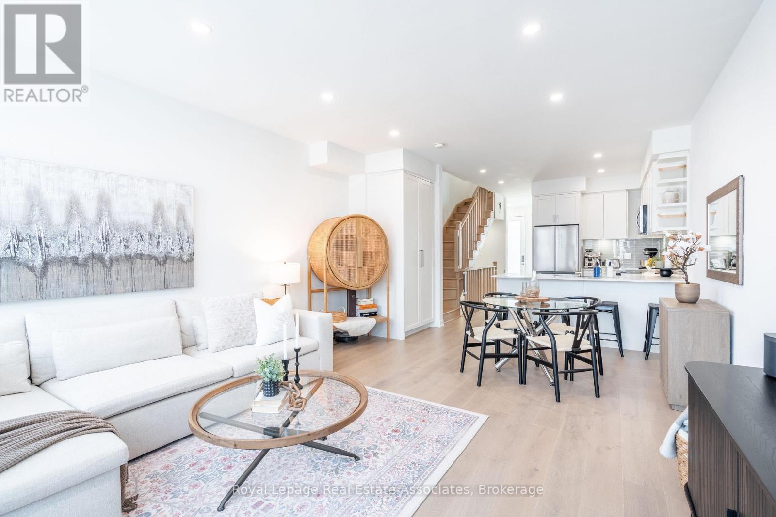 Photo 15 of 120 Green Gardens Boulevard, Toronto ON