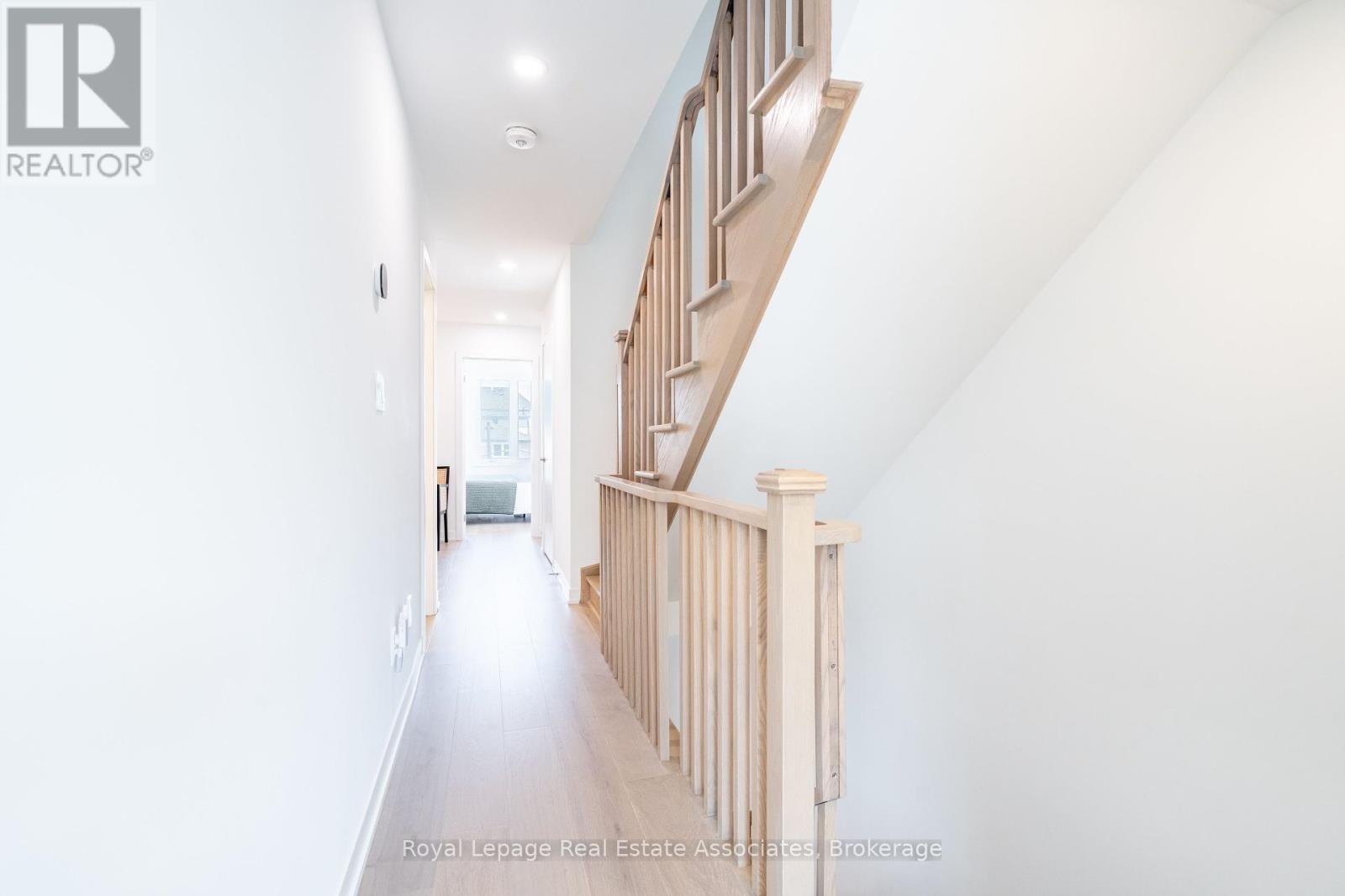 Photo 21 of 120 Green Gardens Boulevard, Toronto ON