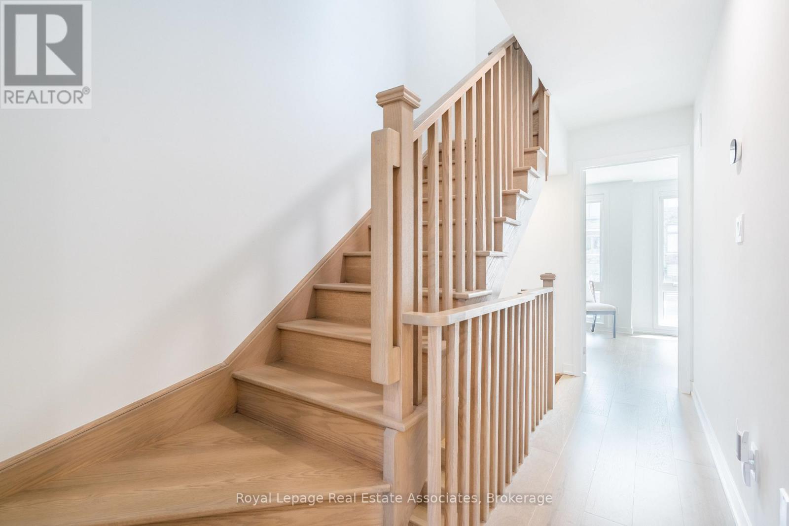Photo 16 of 120 Green Gardens Boulevard, Toronto ON