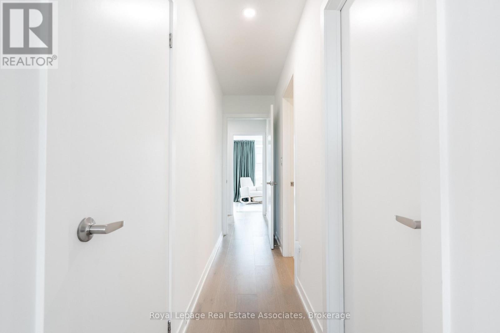 Photo 27 of 120 Green Gardens Boulevard, Toronto ON
