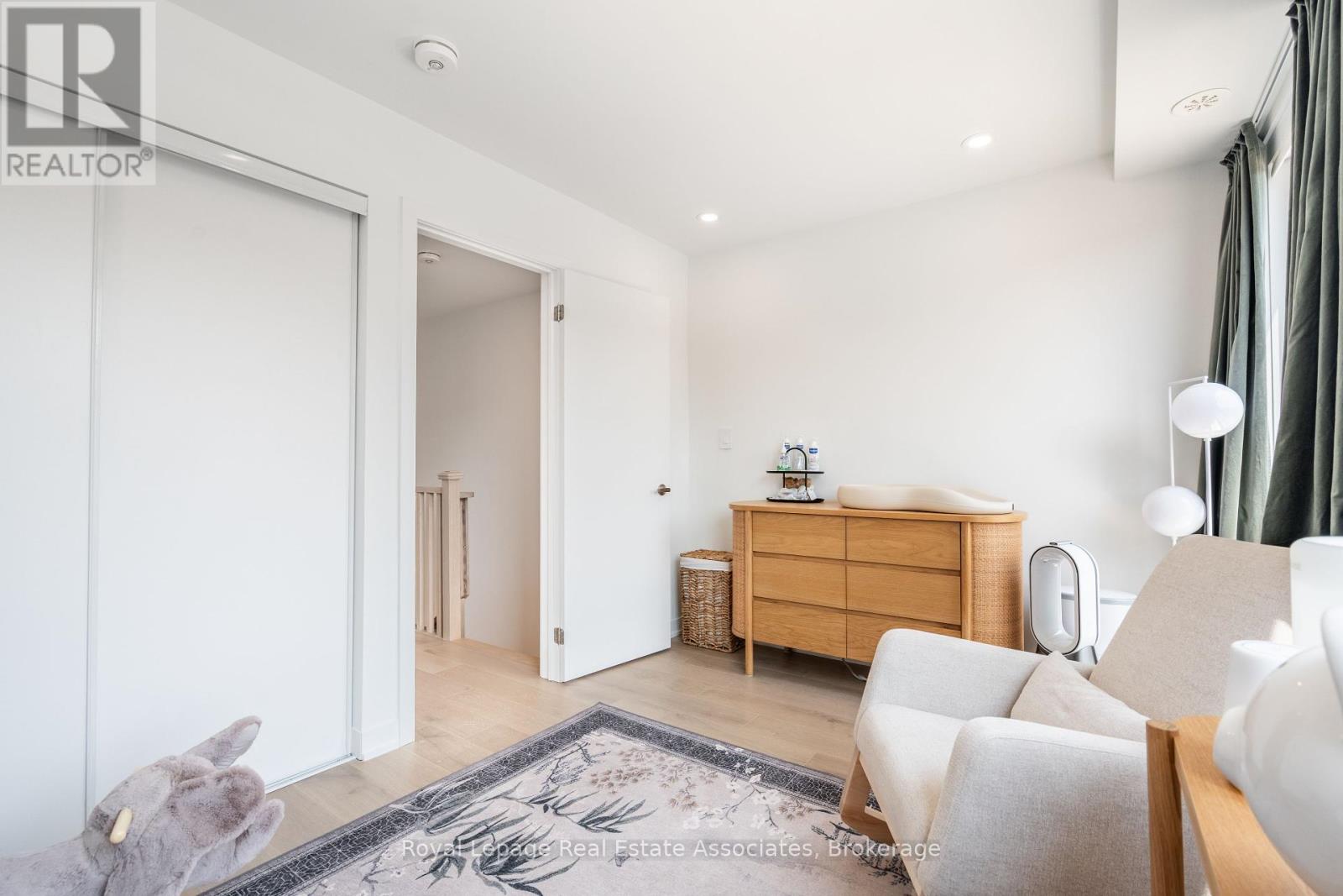 Photo 29 of 120 Green Gardens Boulevard, Toronto ON