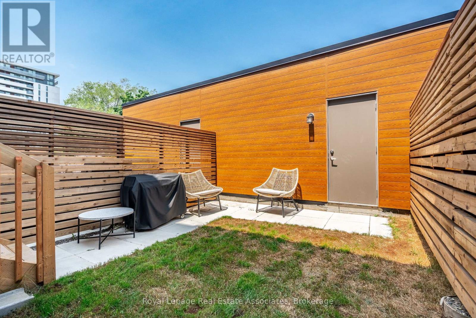 Photo 37 of 120 Green Gardens Boulevard, Toronto ON