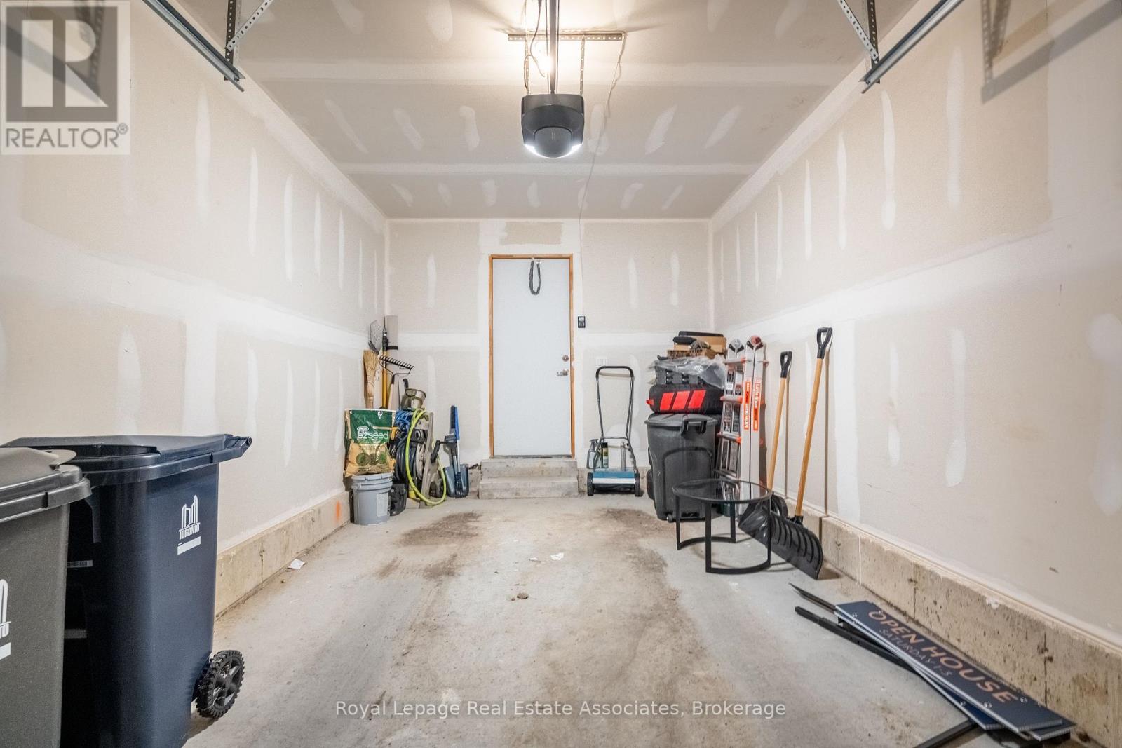 Photo 40 of 120 Green Gardens Boulevard, Toronto ON