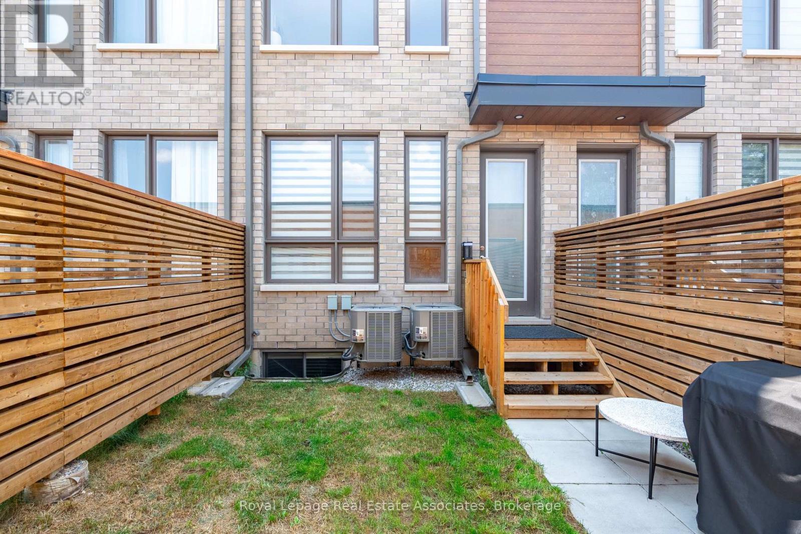 Photo 38 of 120 Green Gardens Boulevard, Toronto ON