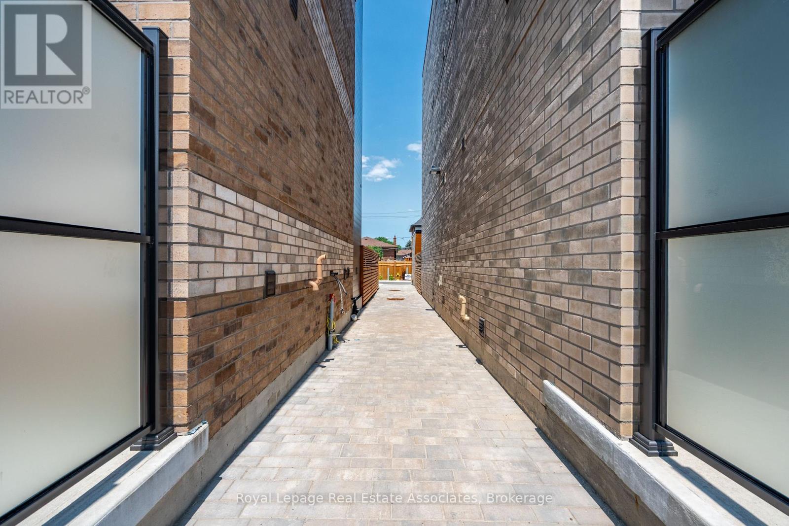 Photo 43 of 120 Green Gardens Boulevard, Toronto ON