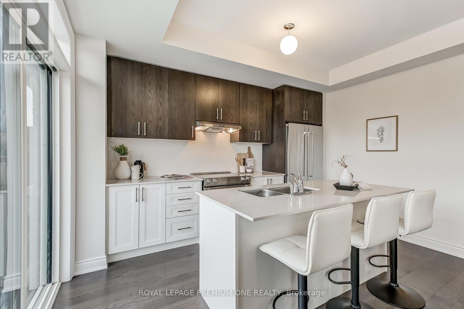Photo 22 of 114 Thule Street N, Vaughan ON