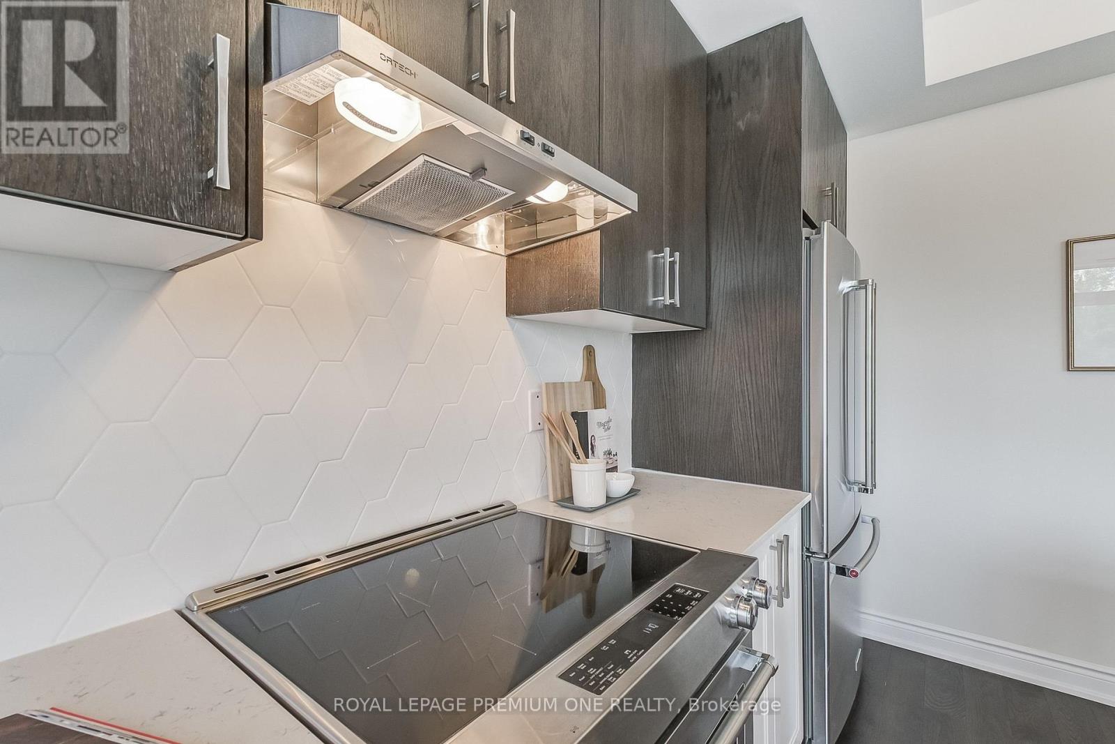 Photo 25 of 114 Thule Street N, Vaughan ON