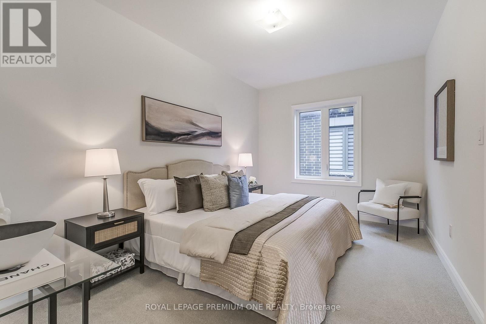 Photo 33 of 114 Thule Street N, Vaughan ON