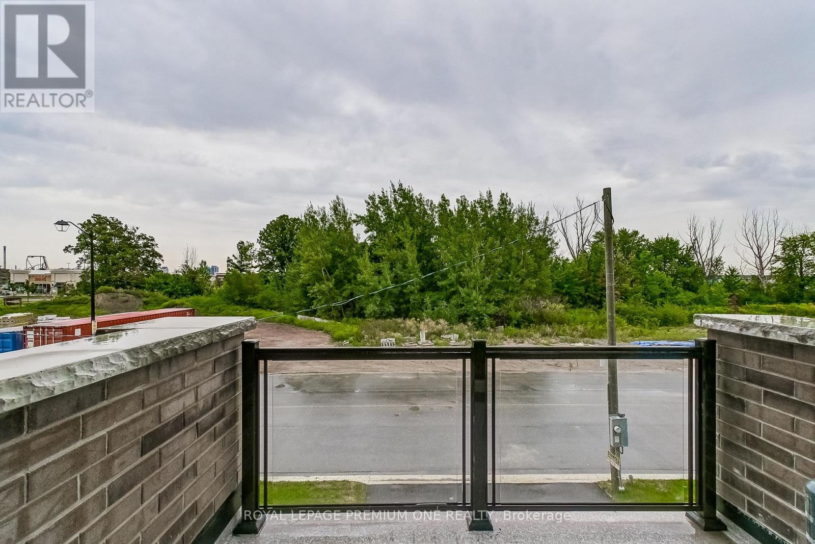 Photo 29 of 114 Thule Street N, Vaughan ON