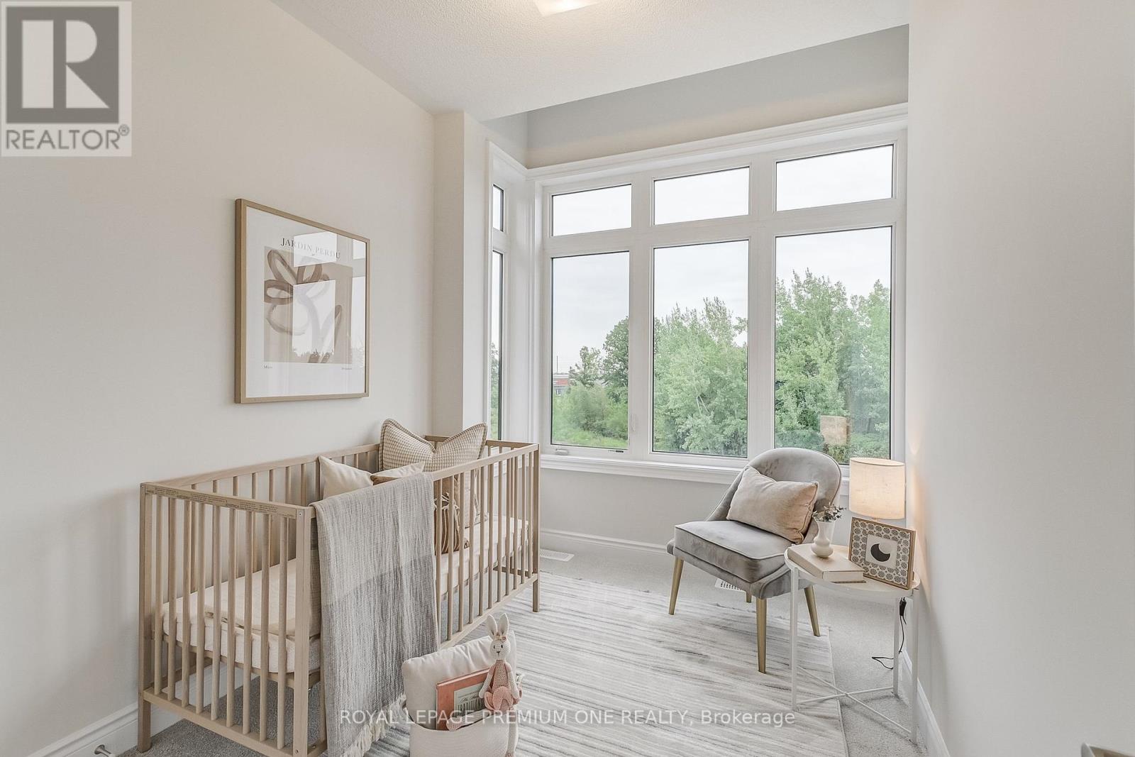 Photo 37 of 114 Thule Street N, Vaughan ON