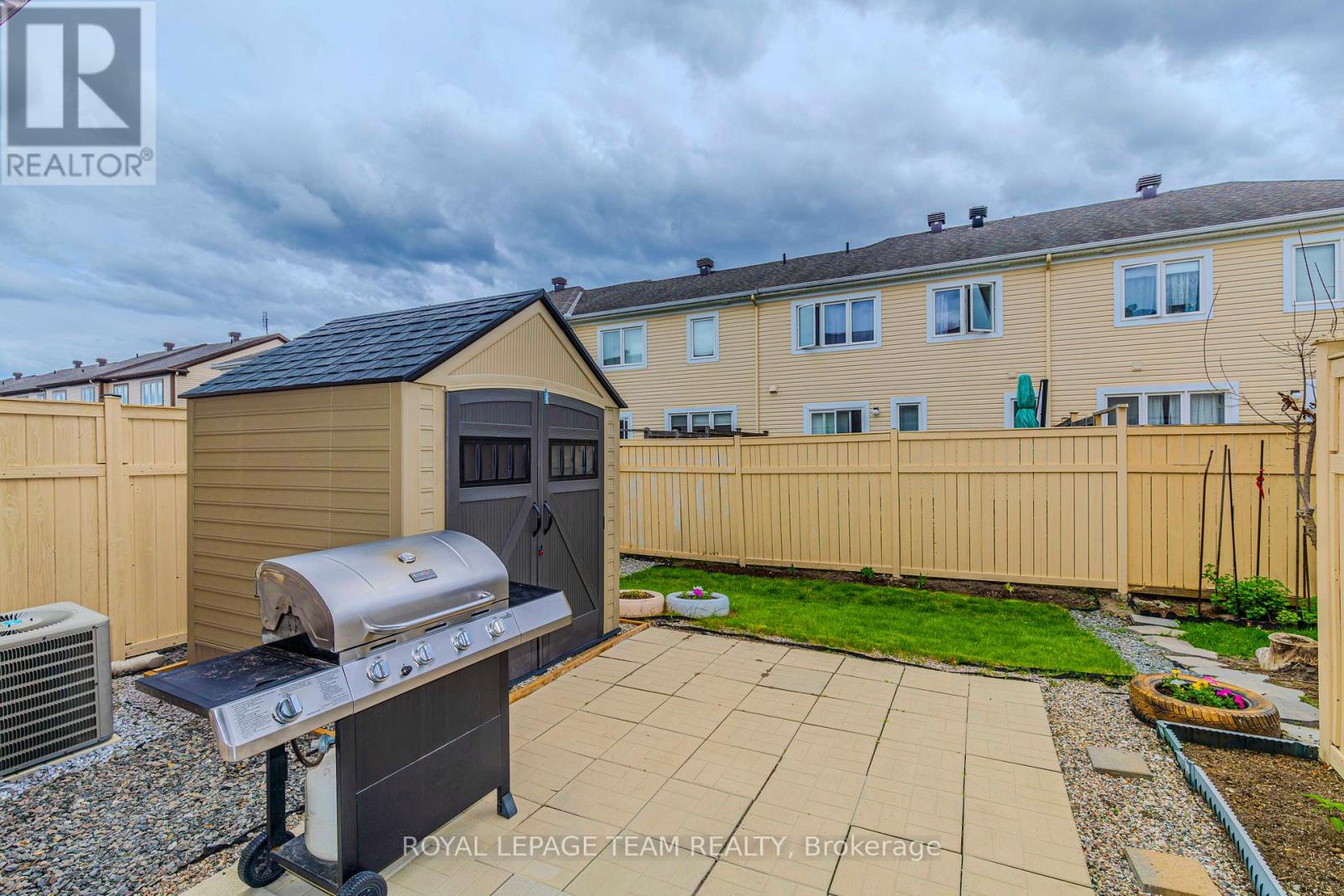 Photo 19 of 466 Meadowhawk Crescent, Ottawa ON