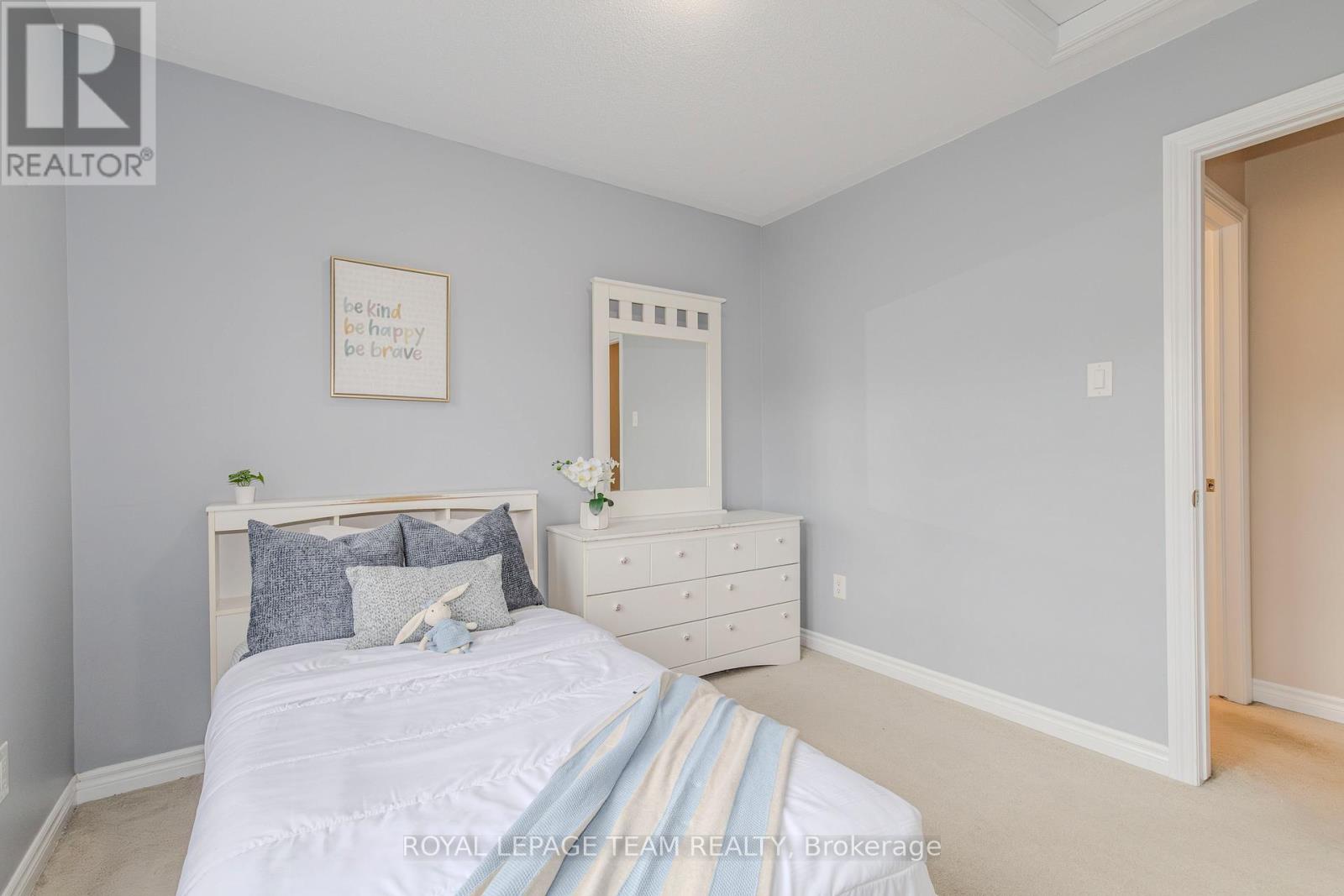 Photo 30 of 466 Meadowhawk Crescent, Ottawa ON