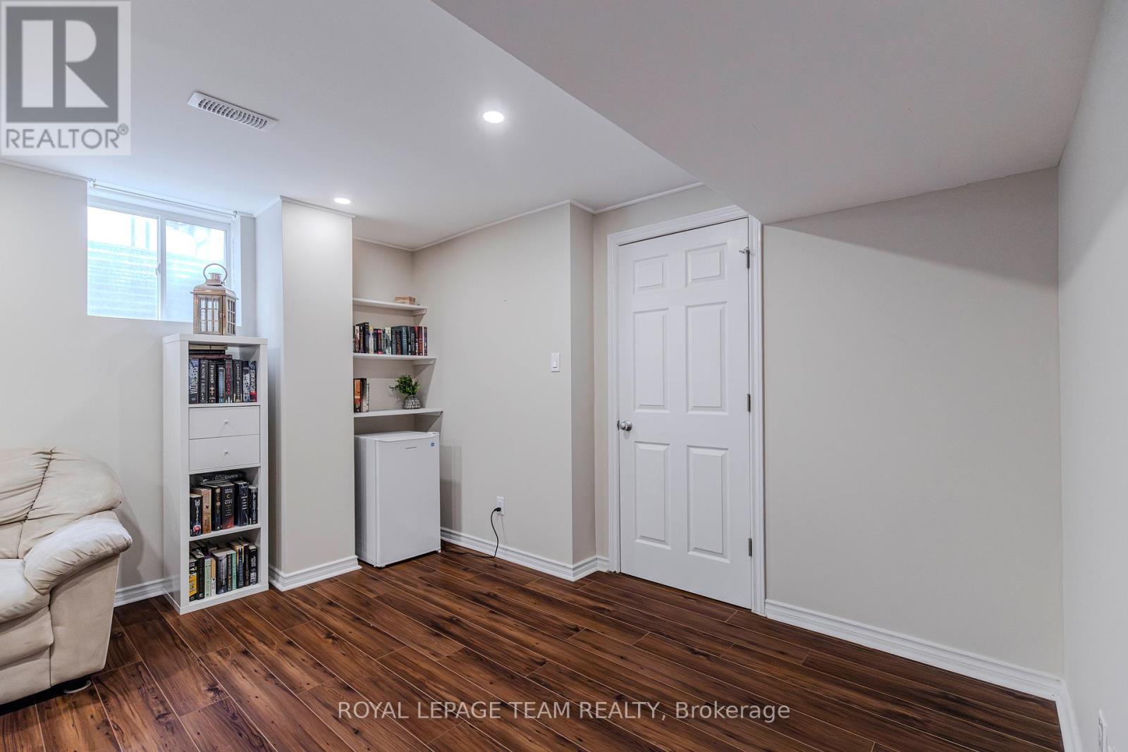 Photo 36 of 466 Meadowhawk Crescent, Ottawa ON