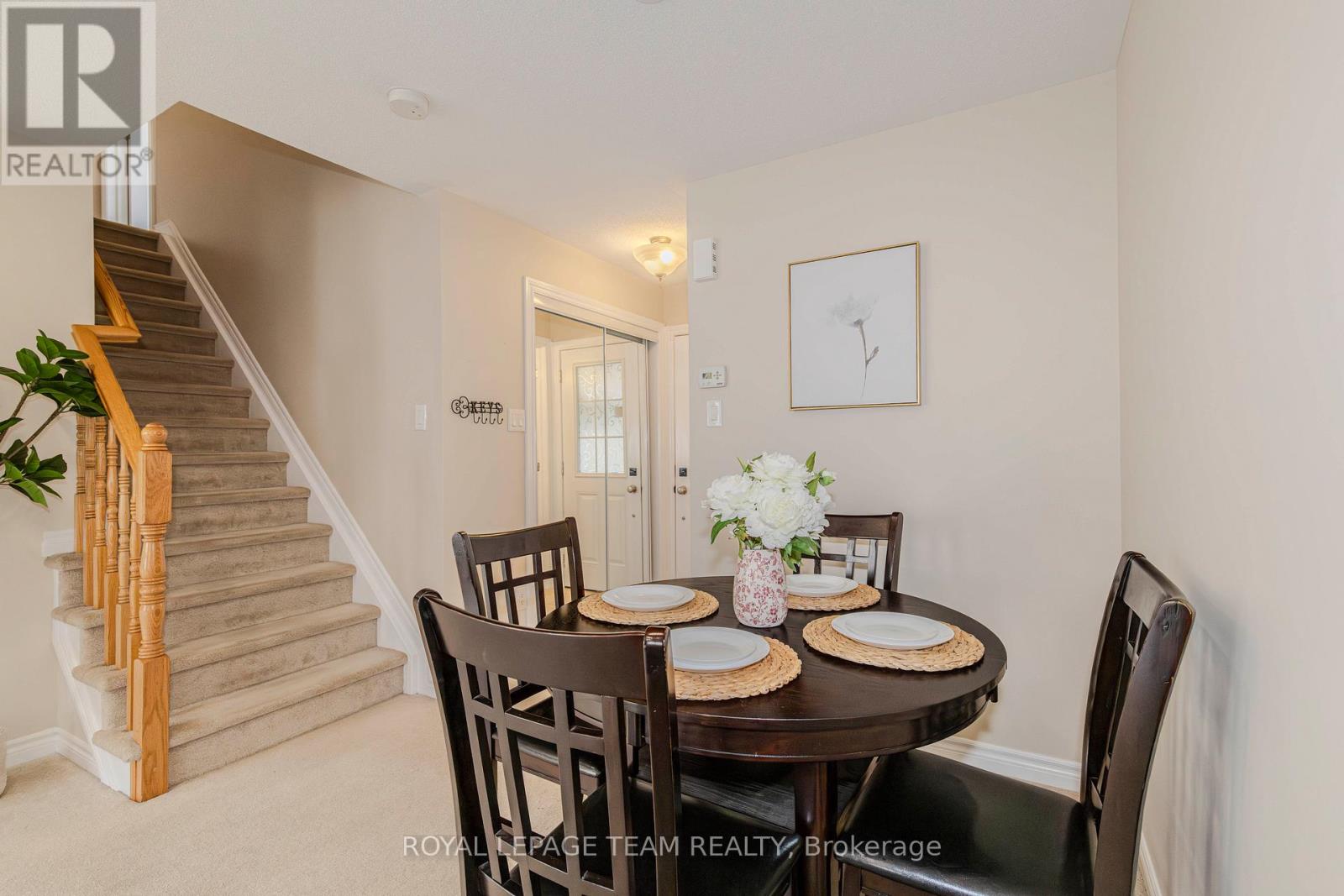 Photo 6 of 466 Meadowhawk Crescent, Ottawa ON