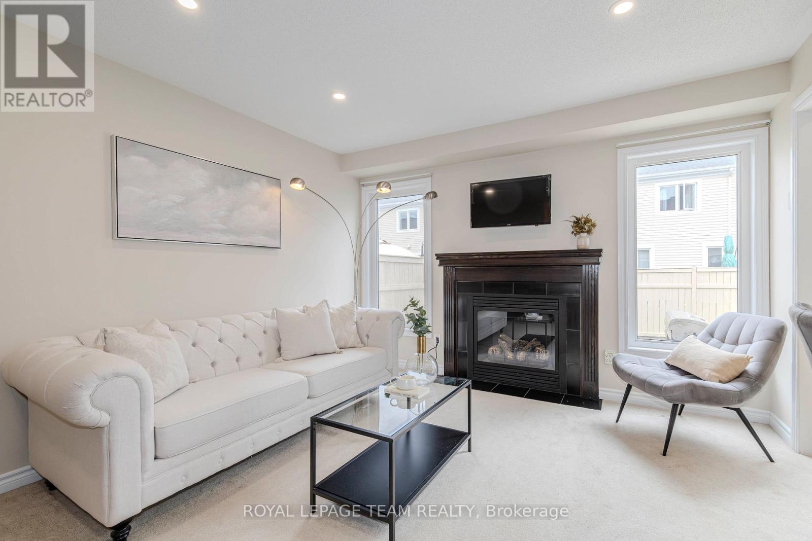 Photo 8 of 466 Meadowhawk Crescent, Ottawa ON
