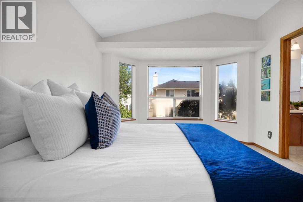 Photo 22 of 305 Douglasbank Court Se, Calgary AB