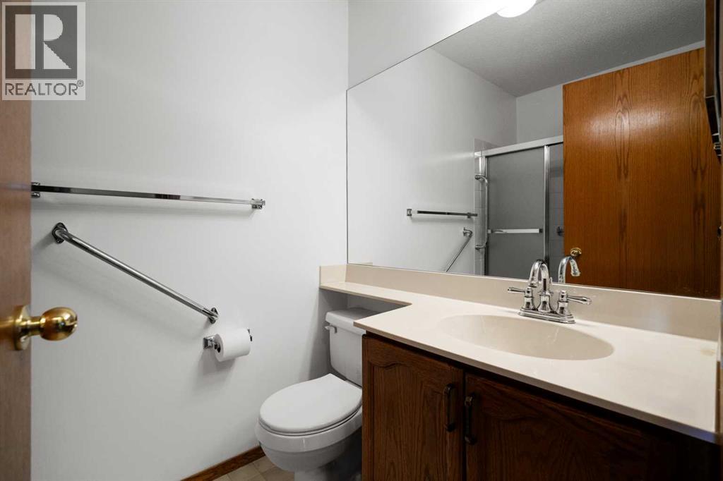Photo 34 of 305 Douglasbank Court Se, Calgary AB