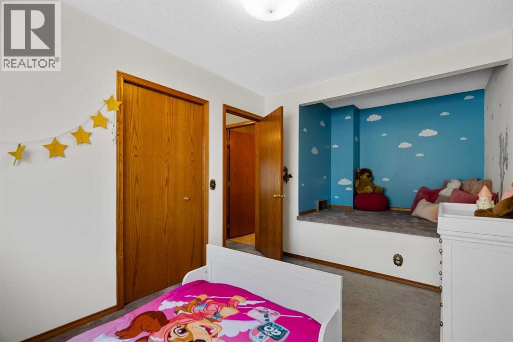 Photo 31 of 305 Douglasbank Court Se, Calgary AB