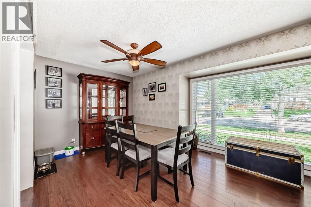 Photo 12 of 316 Banister Drive, Okotoks AB