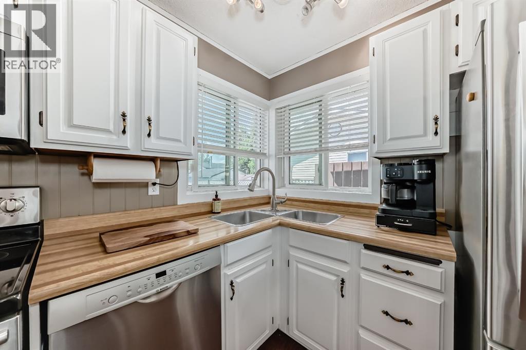 Photo 6 of 316 Banister Drive, Okotoks AB