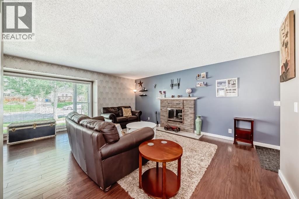 Photo 15 of 316 Banister Drive, Okotoks AB