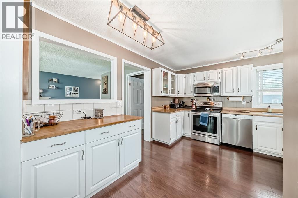 Photo 11 of 316 Banister Drive, Okotoks AB