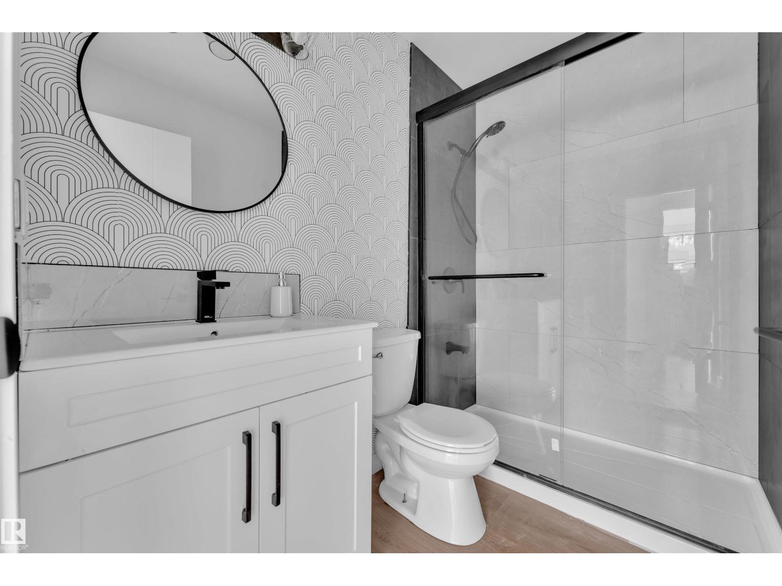 Photo 11 of 132 Richfield Rd Nw, Edmonton AB