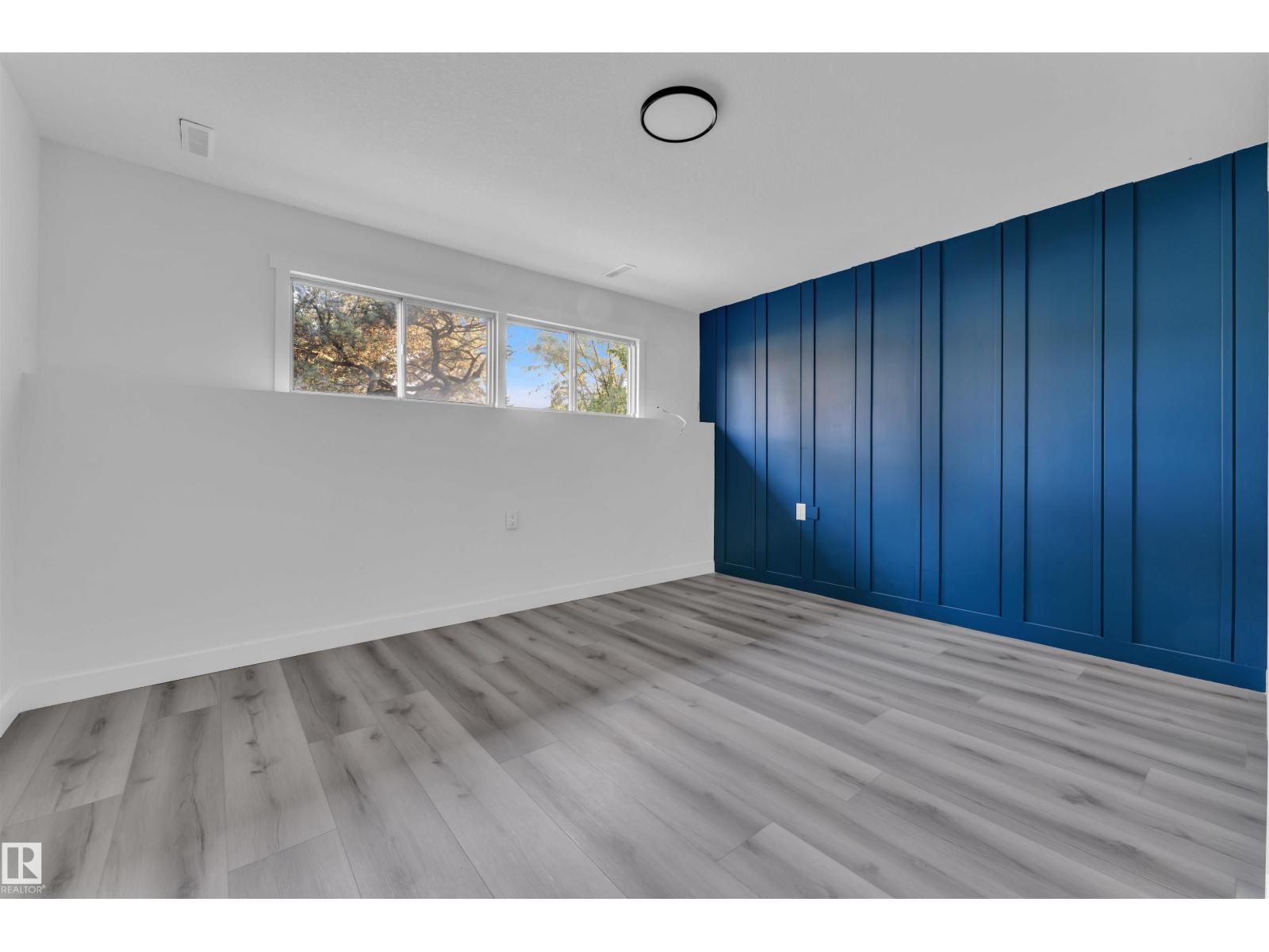 Photo 20 of 132 Richfield Rd Nw, Edmonton AB