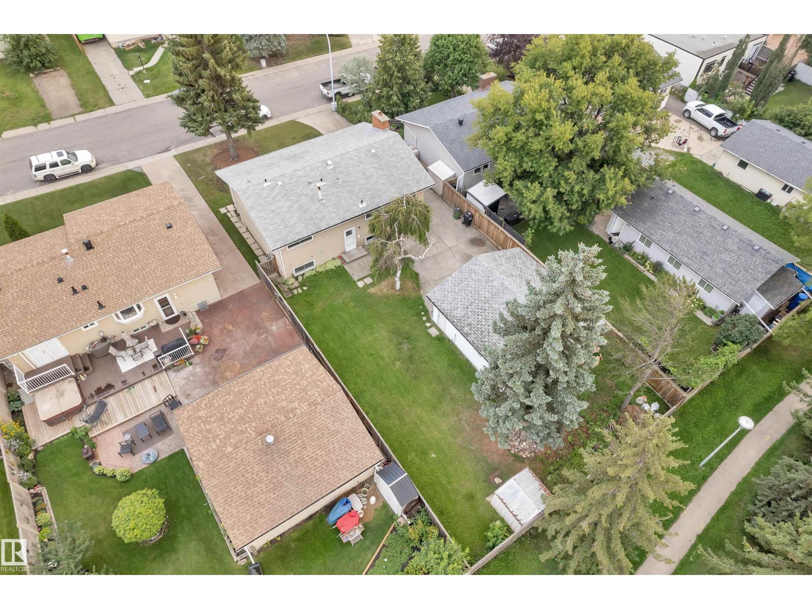 Photo 36 of 132 Richfield Rd Nw, Edmonton AB