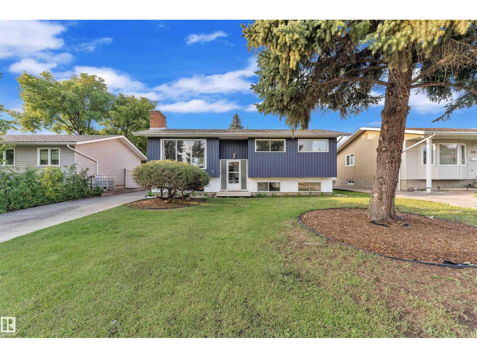 Photo 4 of 132 Richfield Rd Nw, Edmonton AB