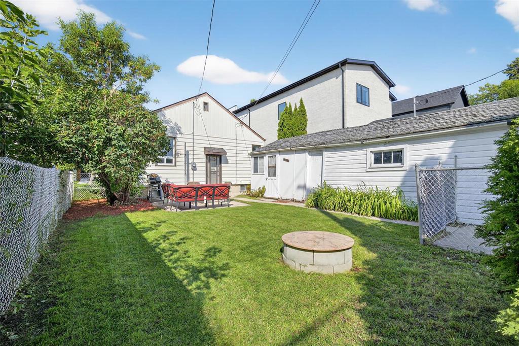 Photo 31 of 152 Renfrew Street, Winnipeg MB