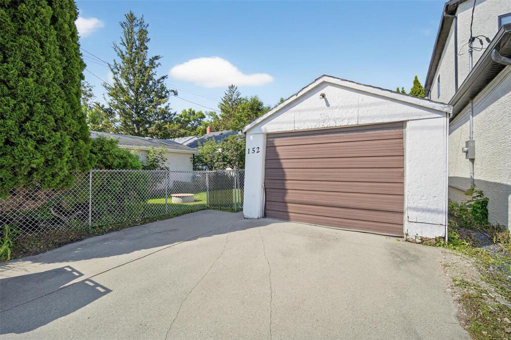 Photo 32 of 152 Renfrew Street, Winnipeg MB