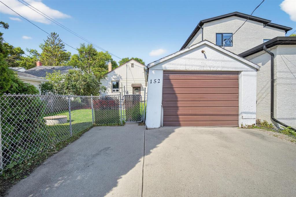 Photo 33 of 152 Renfrew Street, Winnipeg MB